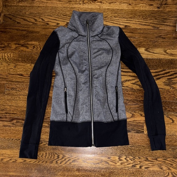 Lululemon Nice Asana herringbone Gray and Black Zip-Up Jacket size 2-4 - Picture 6 of 10